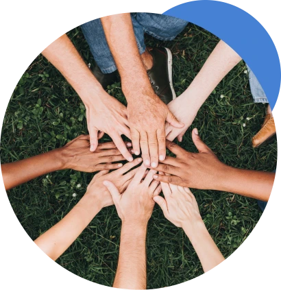 imagen de manos reunidas